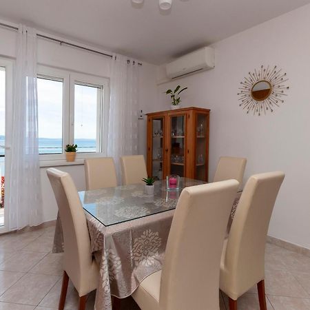 Apartment And Rooms Tatjana Omis Exterior photo