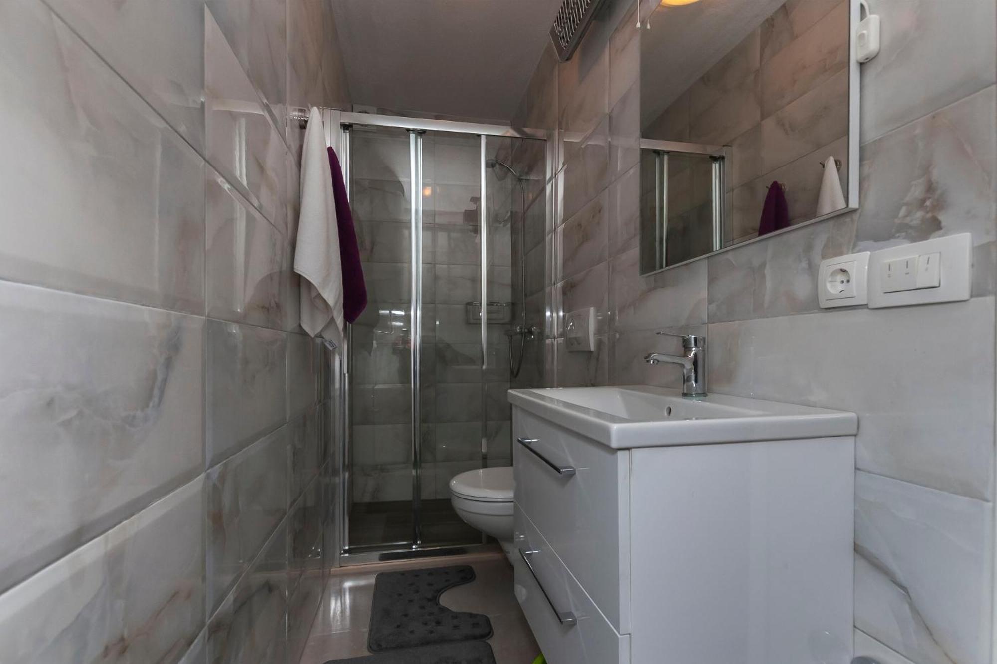 Apartment And Rooms Tatjana Omis Exterior photo