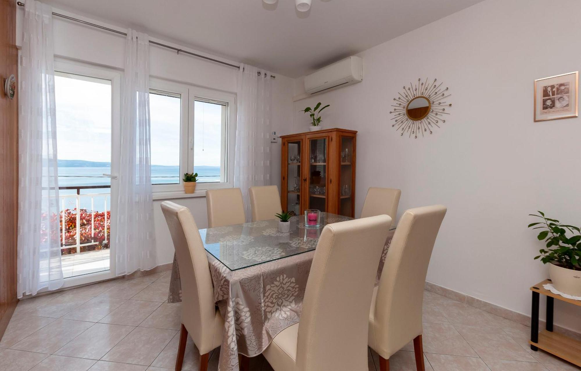 Apartment And Rooms Tatjana Omis Exterior photo